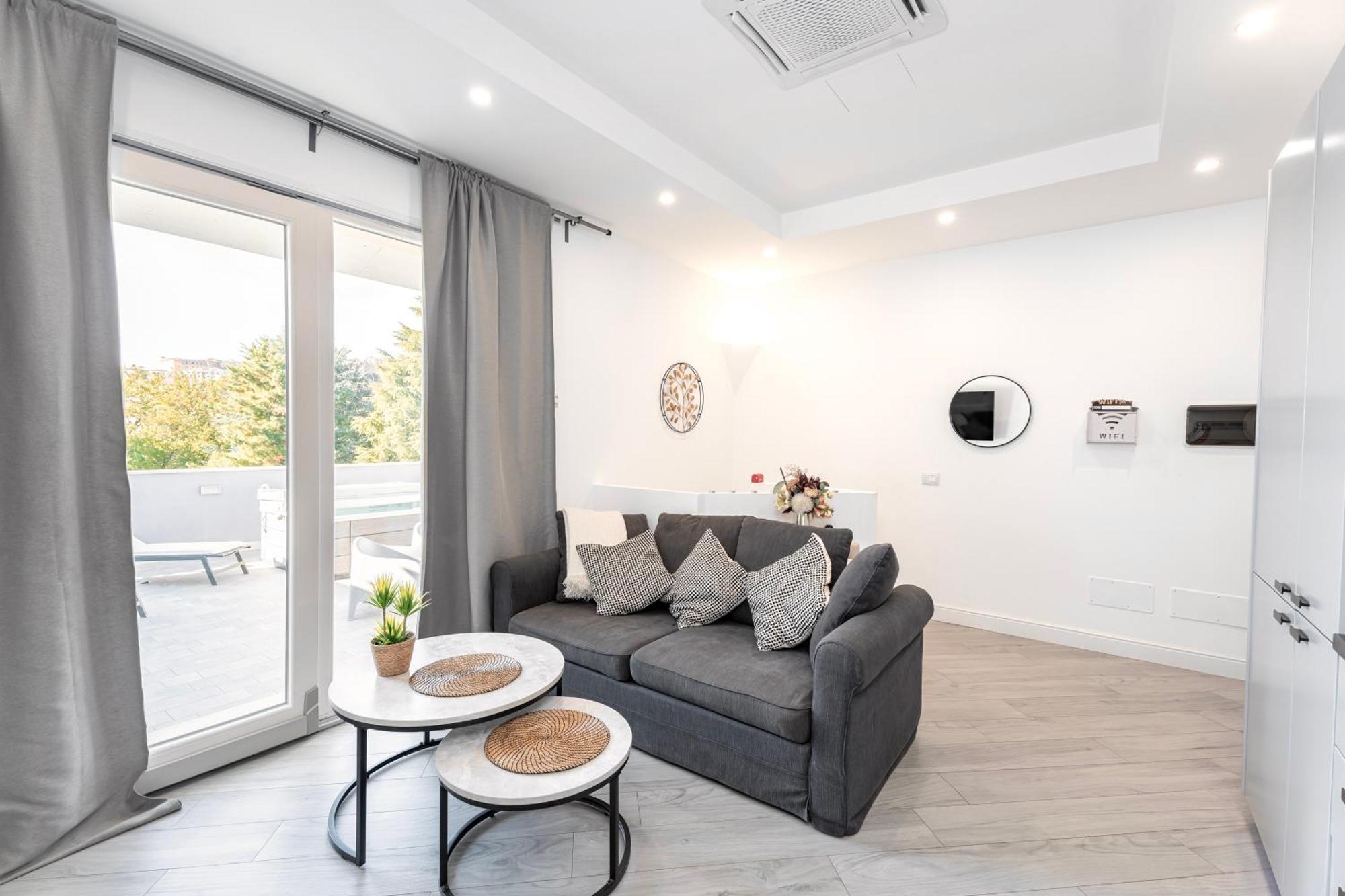 Luxury - Jacuzzi Apartments Near Rome Velletri Exterior photo