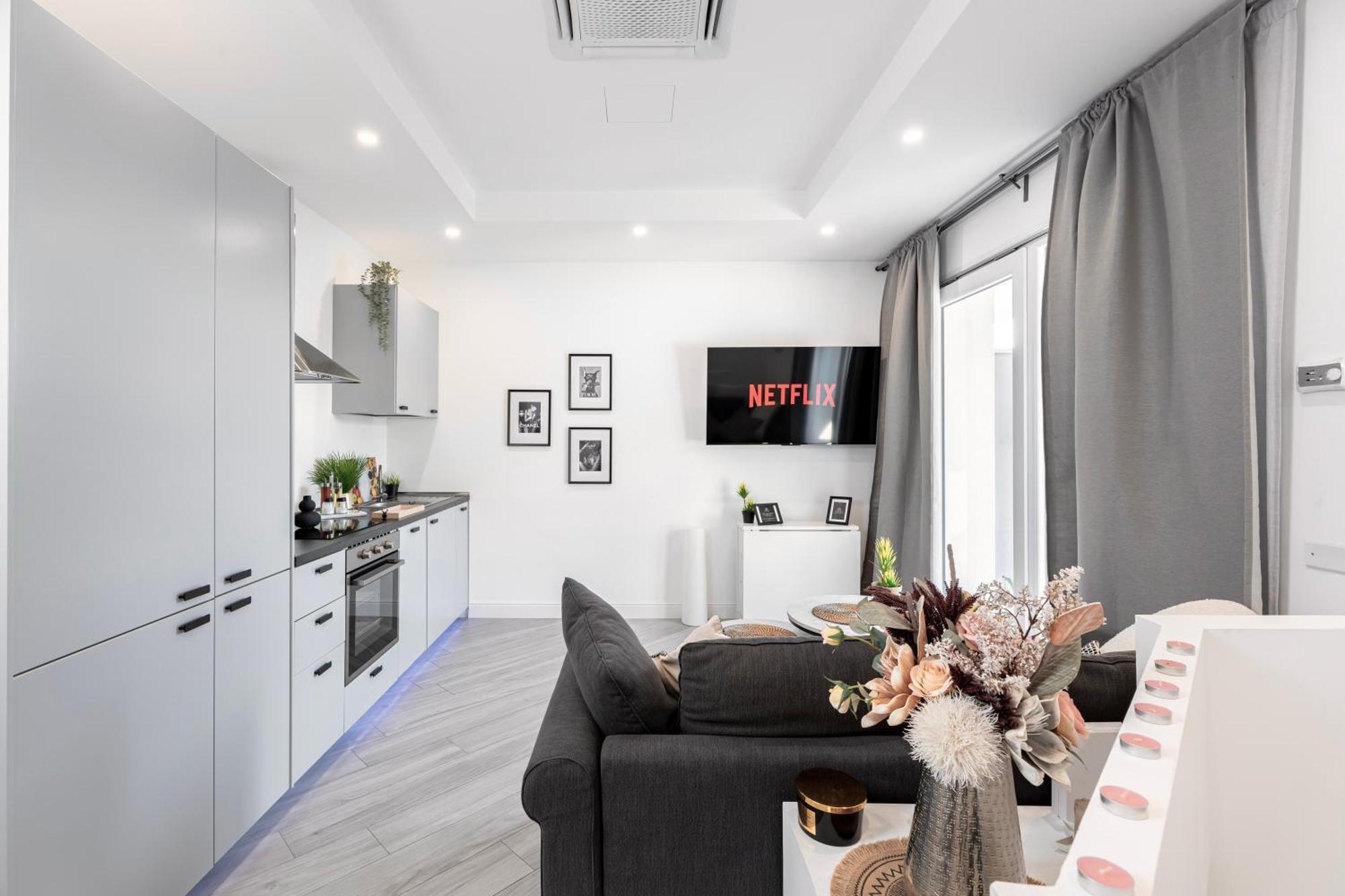 Luxury - Jacuzzi Apartments Near Rome Velletri Exterior photo