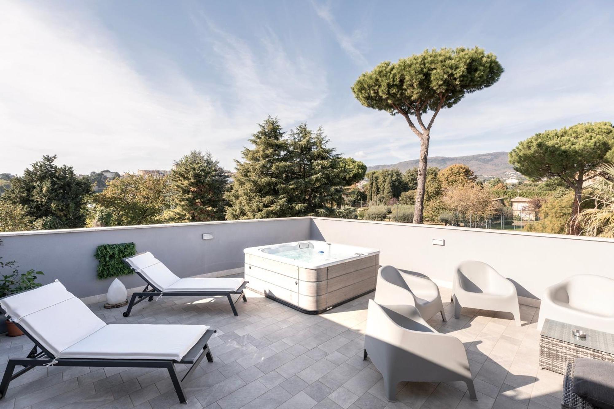 Luxury - Jacuzzi Apartments Near Rome Velletri Exterior photo